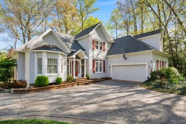 Main picture of 25 Riverboat Ln E