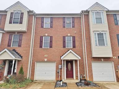 Main picture of 246 N Front St