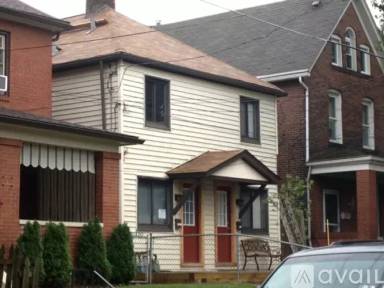 Main picture of 7122 1/2 Whipple St