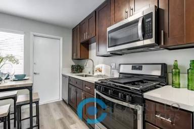 Main picture of 4663 1/2 Oregon St