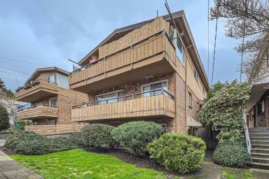 Main picture of 3656 Phinney Ave N
