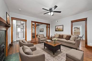 Main picture of 4154 Harrison St