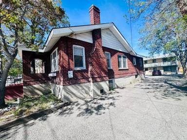 Main picture of 360 Wheeler Ave