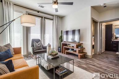 Main picture of 193 W Davis St