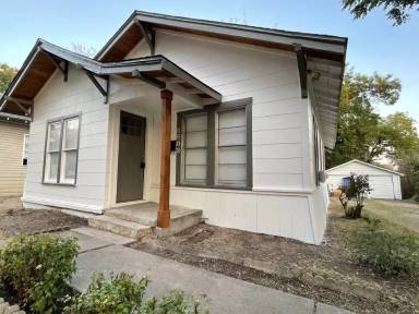Main picture of 3216 Homan Ave