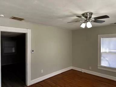 Main picture of 929 E Dale St