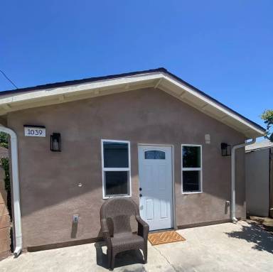 Main picture of 1039 E Phillips Blvd