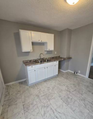 Main picture of 1020 N Ewing St