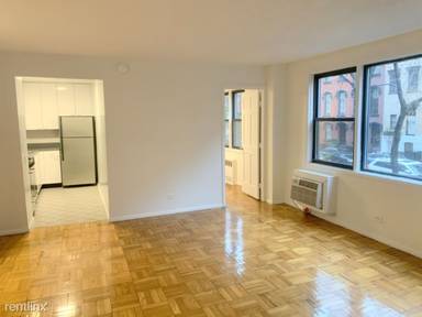 Main picture of 150 E 18th St Apartments