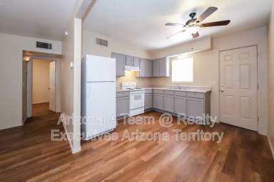 Main picture of E Flower St