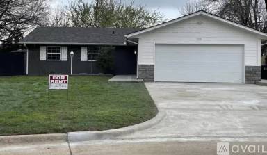 Main picture of 2220 Hartford Dr
