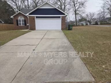 Main picture of 3000 Kingfisher Dr