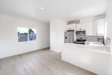 Main picture of 2860 Webster Ave