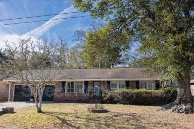 Main picture of 4627 Darlene St