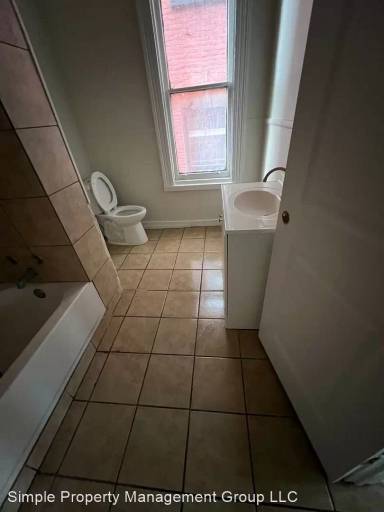 Main picture of 230 N 4th St