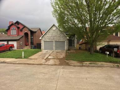 Main picture of 9415 Gossage Ln