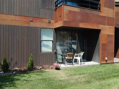 Main picture of 355 W Deloney Ave