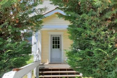 Main picture of 34 Church St
