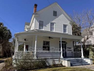 Main picture of 911 N Spring St