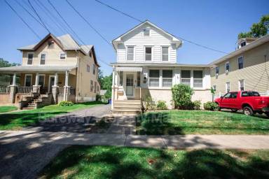 Main picture of 203 Albany Ave