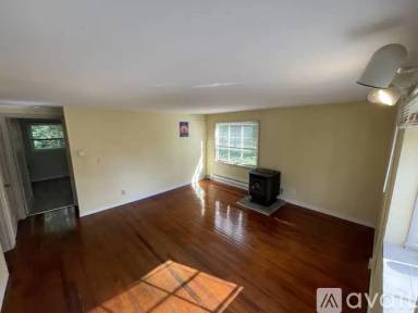 Main picture of 5468 1/2 Lake Washington Blvd SE