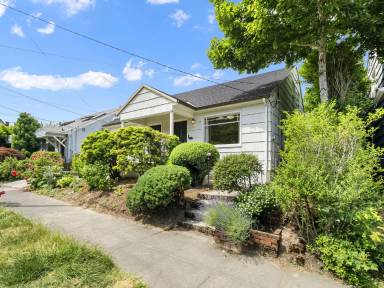 Main picture of 2673 NW Raleigh St