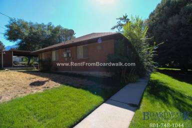 Main picture of 1781 E Lincoln Ln