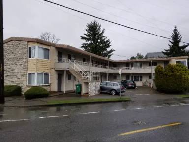 Main picture of 400 NE 65th St