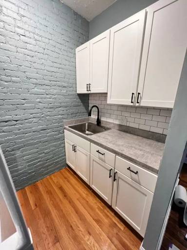 Main picture of 892 Huntington Ave
