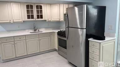 Main picture of 110 S Devine St