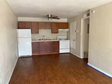 Main picture of 806 McCauley Blvd