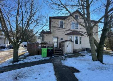 Main picture of 1061 Hazel St