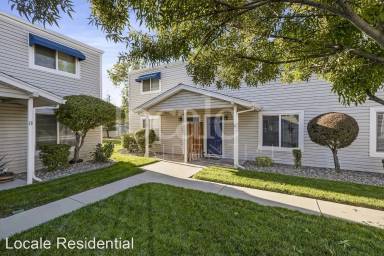 Main picture of North Lake Village