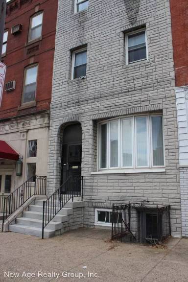 Main picture of 1246 S Broad St