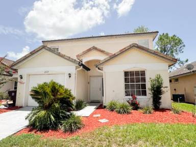 Main picture of 2423 Saint Augustine Blvd