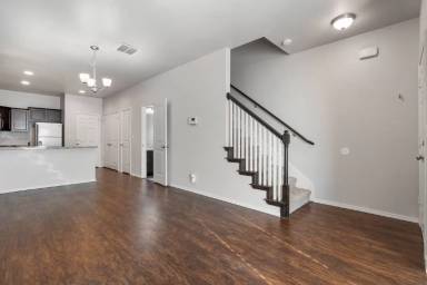 Main picture of 5012 S Quaker Ave