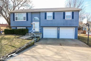 Main picture of 805 Davis Dr
