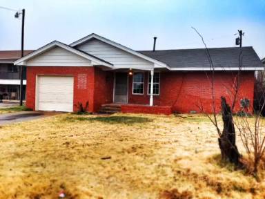 Main picture of 5910 S Ross Ave