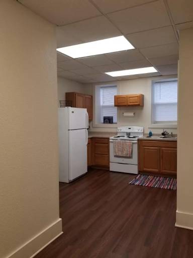 Main picture of 250 N Railroad St