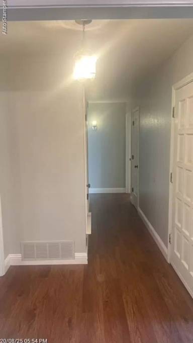 Main picture of 2112 Meadowlake Ct