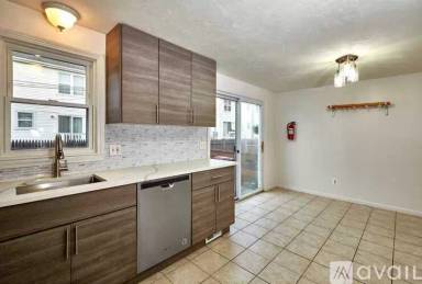 Main picture of 31 Reservoir St