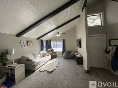 Main picture of 990 Farrington Dr