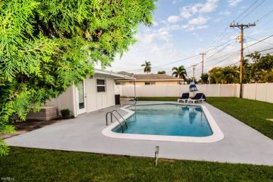 Main picture of 650 SW 12th Ter