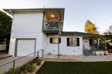 Main picture of 366 3rd St