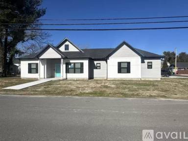 Main picture of 406 Hazzard St
