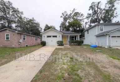 Main picture of 8772 3rd Ave
