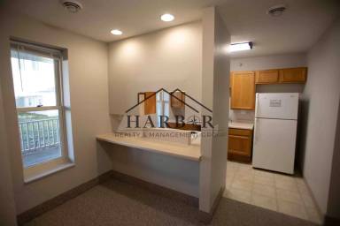 Main picture of 146 S Broadway St