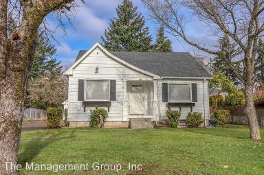 Main picture of 4106 E 18th St