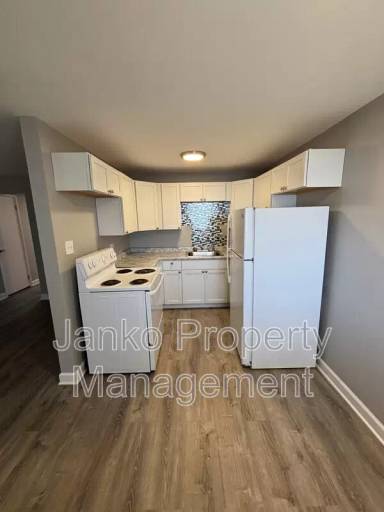 Main picture of 2123 119th St