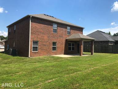 Main picture of 12 Darlington Dr
